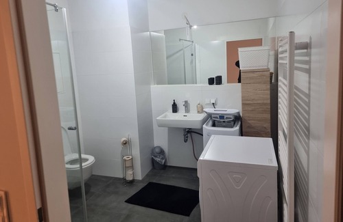 Floridsdorf Appartement | Apartment 'Das Schöne Wien' with Balcony, Wi-Fi and Air Conditioning
