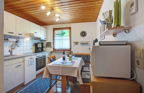 Kaisershaus Appartement | Appartement 'Gisela' avec vue sur les montagnes, terrasse partagée et Wi-Fi