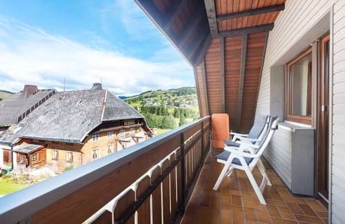 Weirle Appartement | Apartment 'Arnika' with Mountain View, Shared Garden and Wi-Fi