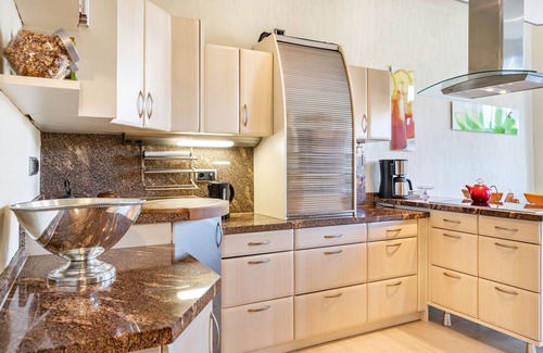 Mühlhausen Appartement | Appartement 'Vogelnest Hochzeitssuite' avec piscine partagée, terrasse partagée et Wi-Fi
