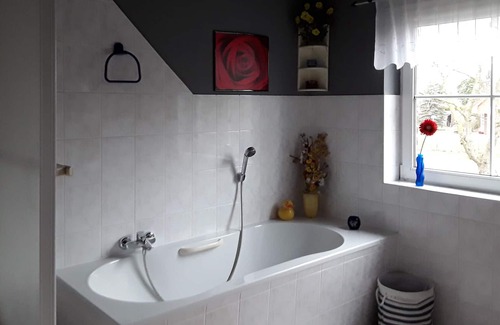 Gelbensande Appartement | Appartement duplex avec un équipement de qualité supérieure et près de la plage
