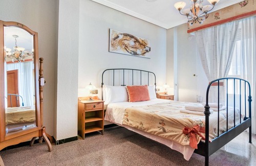 Elda Appartement | Apartment 'De Paso' with Balcony, Wi-Fi and Air Conditioning