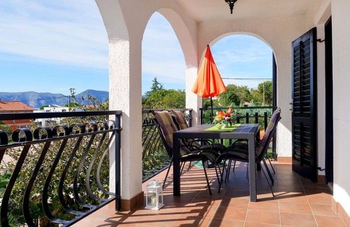 Krk Appartement | Appartement Dilly by Interhome