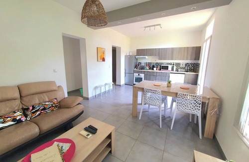 Le Ray Appartement | Bas de villa niçoise au calme Nice Nord proche tramway