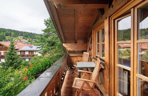 Mittenwald Appartement | Appartement 'Edelweiß Nr 5' avec vue sur les montagnes, jardin partagé et Wi-Fi