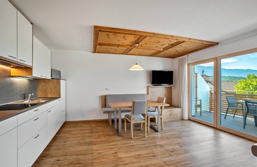 Rasa Appartement | Apartment 'Edelweiß' with Mountain View, Shared Garden and Wi-Fi