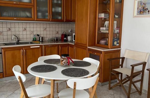 Nea Peramos Appartement | Apartment Efi