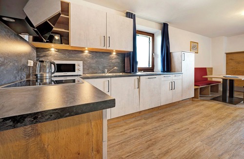 Maranza Appartement | Appartement "Résidence Condor Eidechsspitz" avec vue sur les montagnes, sauna et jardin
