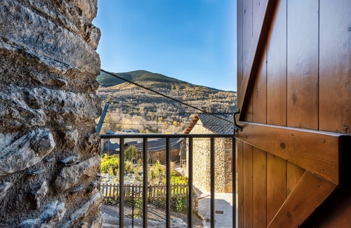 Durro Appartement | Appartement "El Case" avec vue sur la montagne et jardin privé