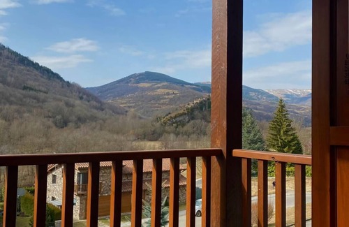 Llanars Appartement | Appartement "El Mirador de Llanars" avec accès aux pistes de ski et vue sur les montagnes.