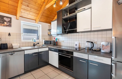 Huefingen Appartement | Appartement 'Erholung Am See' avec vue sur le lac, terrasse privée et Wi-Fi