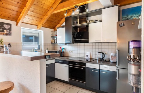 Huefingen Appartement | Appartement 'Erholung Am See' avec vue sur le lac, terrasse privée et Wi-Fi