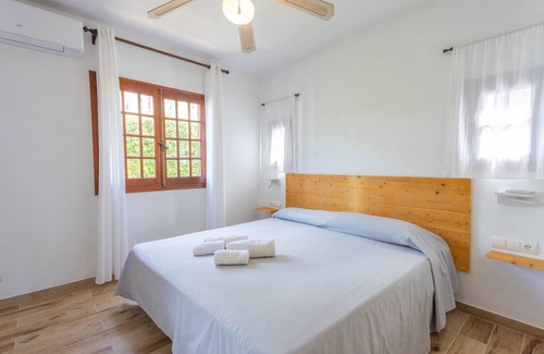 Sant Jaume Mediterrani Appartement | Apartment 'Son Bou Gardens Deluxe 1' with Shared Pool, Wi-Fi and Air Conditioning