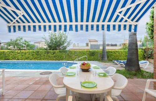 Calonge Appartement | Apartment Rioja by Interhome