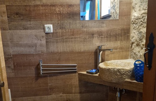 Barracao Appartement | Apartment "Estudio - Casa Oliveira" with Mountain View, Shared Pool & Wi-Fi