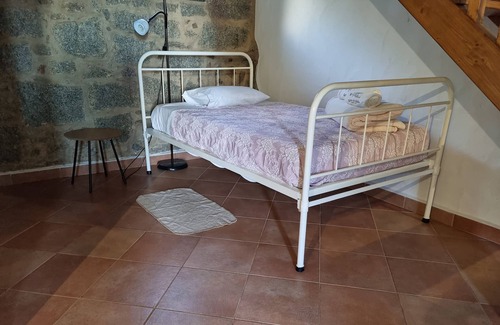 Barracao Appartement | Apartment "Estudio - Casa Oliveira" with Mountain View, Shared Pool & Wi-Fi
