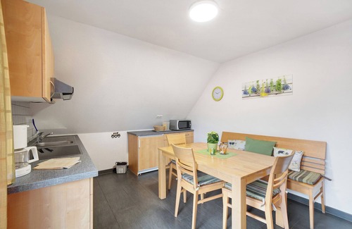 Elzach Appartement | Appartement 'Ferienwohnung Sonnenblume' avec vue sur les montagnes, terrasse privée et Wi-Fi