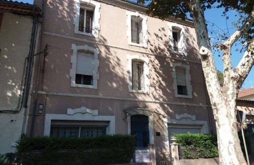 Bedarieux (ornac) Appartement | Appartement F2 avec jardinet en rez-de-chaussée de chaussée, calme , 200 m cure