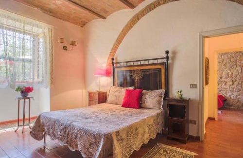 Monteriggioni Appartement | Apartment Fattoria Petraglia - Loggiato by Interhome