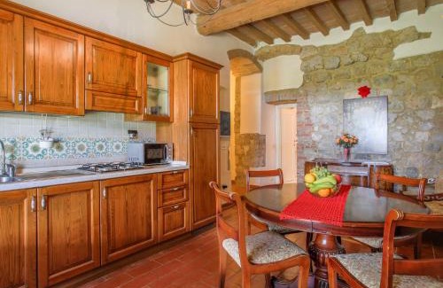 Monteriggioni Appartement | Apartment Fattoria Petraglia - Loggiato by Interhome