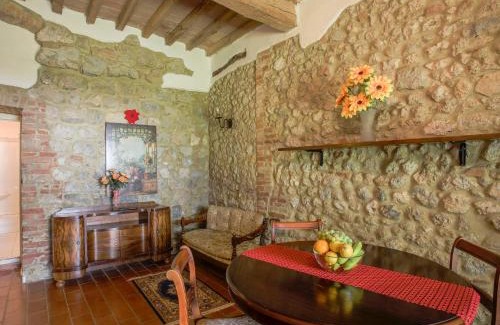 Monteriggioni Appartement | Apartment Fattoria Petraglia - Loggiato by Interhome