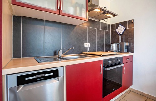 Ribnitz-Damgarten Appartement | Appartement 'Ferienwohnung Ostseezeit' avec terrasse privée, jardin partagé et Wi-Fi