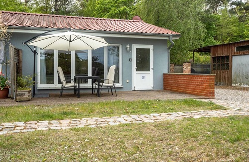 Ribnitz-Damgarten Appartement | Appartement 'Ferienwohnung Ostseezeit' avec terrasse privée, jardin partagé et Wi-Fi