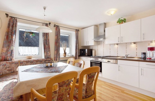 Usseln Appartement | Appartement 'Ferienwohnung Königshof 3' avec jardin partagé, balcon et Wi-Fi