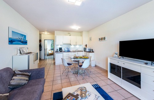 Alt Gaarz Appartement | Appartement 'Ferienwohnung Am Salzhaff B6' avec vue sur la mer, balcon et Wi-Fi