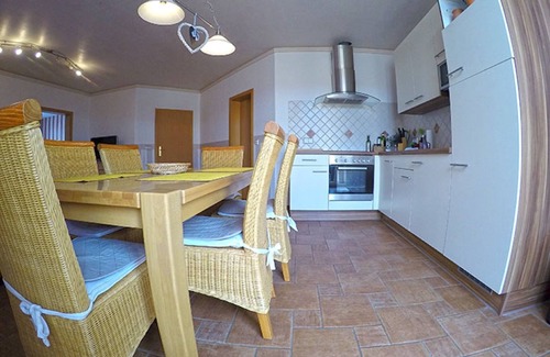 Grunow Appartement | Appartement 'Ferienbauernhof - Ferienwohnung 5' avec terrasse privée, jardin partagé et Wi-Fi