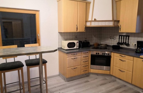 Deuerling Appartement | Appartement 'Ferienhaus Am Bach' avec terrasse privée et Wi-Fi