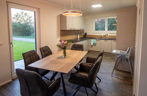 Lautenbach Appartement | Apartment 'Ferienhaus Lautenbach' with Mountain View, Private Terrace and Wi-Fi
