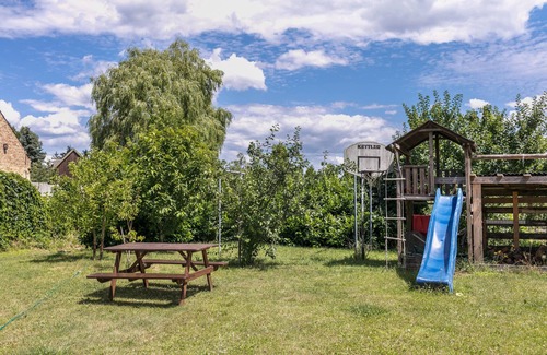 Klosterheide Appartement | Appartement 'Ferienwohnung Mit Großem Garten' avec terrasse partagée, jardin partagé et Wi-Fi