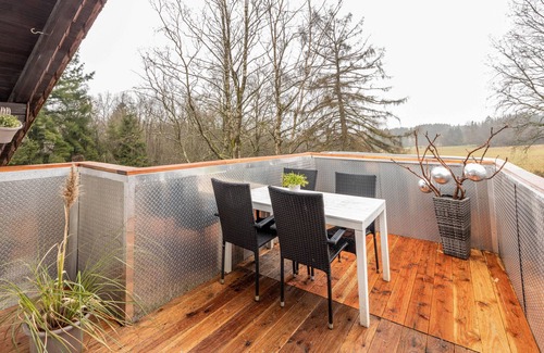 Holzminden Appartement | Appartement 'Ferienwohnung Solling-Lounge' avec jardin partagé, balcon et Wi-Fi