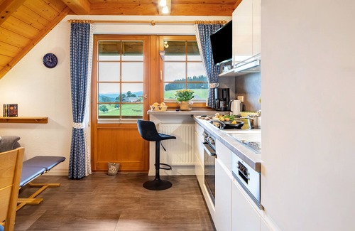 Breitnau Appartement | Appartement 'Ferienwohnung Weißtanne' avec vue sur les montagnes, jardin partagé et Wi-Fi