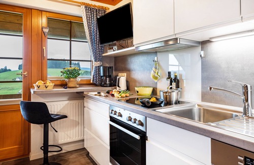Breitnau Appartement | Appartement 'Ferienwohnung Weißtanne' avec vue sur les montagnes, jardin partagé et Wi-Fi