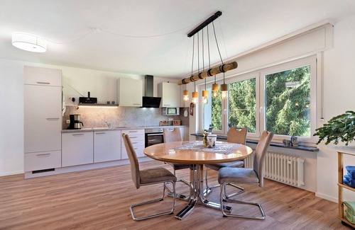 Hundsbach Appartement | Appartement 'Ferienwohnung Mit 95qm' avec vue sur les montagnes, jardin partagé et Wi-Fi