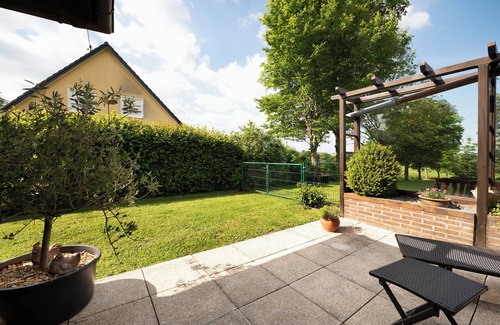 Morbach Appartement | Appartement 'Ferienwohnung Lindenallee' avec terrasse privée, jardin partagé