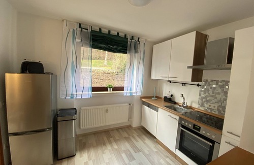 Hemfurth-Edersee Appartement | Appartement "Fewo Am Edersee" avec jardin privé, balcon et Wi-Fi