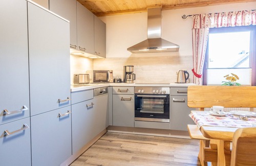 Schwalefeld Appartement | Appartement 'Fewo Wendelstein' avec terrasse partagée, jardin partagé et Wi-Fi