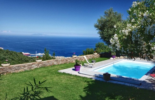 Cardo Appartement | écrin de verdure,t3 moderne,piscine,vue superbe, jardin parking prives.