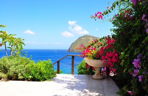 Canneto Appartement | Appartement - LIPARIappartement ,Maison avec jardin