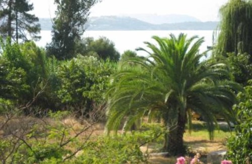 Coggia Appartement | APPARTEMENT F2 PIED DANS L'EAU AVEC JARDIN PRIVE