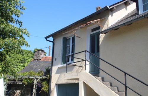 Soudaine-Lavinadiere Appartement | Apartment Fleur de Lys Bleue
