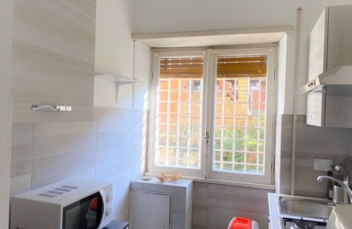 Quartiere XXII Collatino Appartement | Apartment for 4 in via Tiburtina, Wi-Fi, A / C