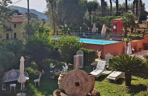 Pieve a Elici Appartement | Apartment for 4 People with sea view terrace