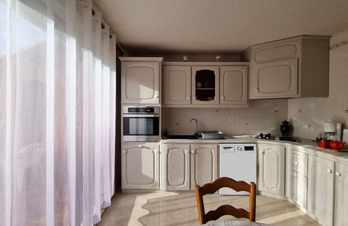 Rogliano Appartement | Dans maison à l'étage appat 100m2 : 4 pers 2 chambres 50 ms de la mer