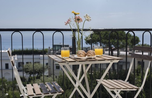 Posillipo Maison | Apartment for 8: modern, spacious, kids-friendly, stunning view on the bay