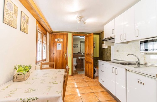 Senegue Maison | Apartment for Couples in the Pyrenees - Garden & Parking