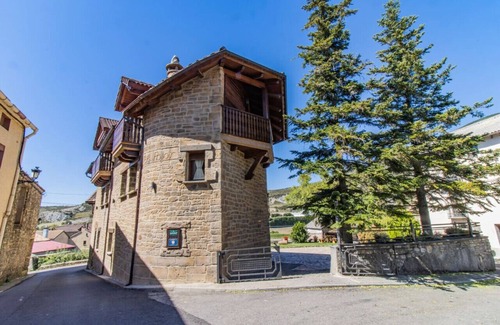 Senegue Maison | Apartment for Couples in the Pyrenees - Garden & Parking